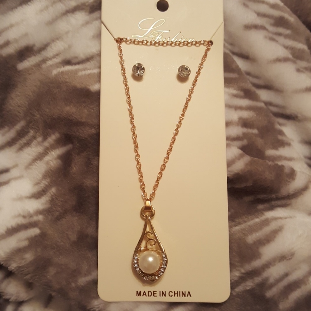 NEW Elegant Jewlery Set